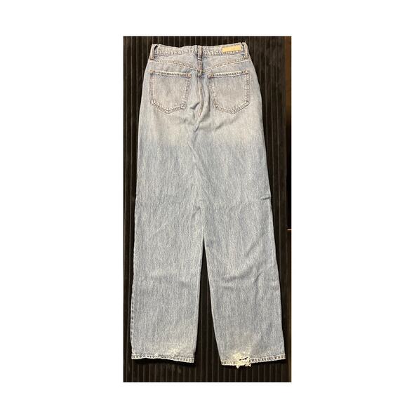 Cello Women’s High Waist Wide Leg Distressed Jeans Size 9 (29x35) - Picture 2 of 4